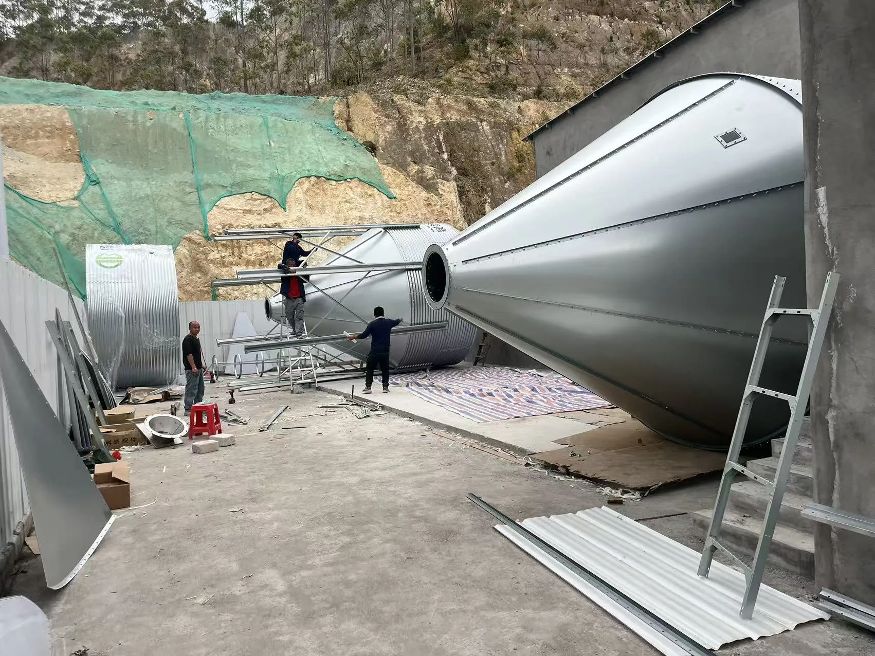 Проектът за мащабна свинеферма на Debabrother в Гуангдонг се изгражда с очакван капацитет 300 000 прасенца годишно